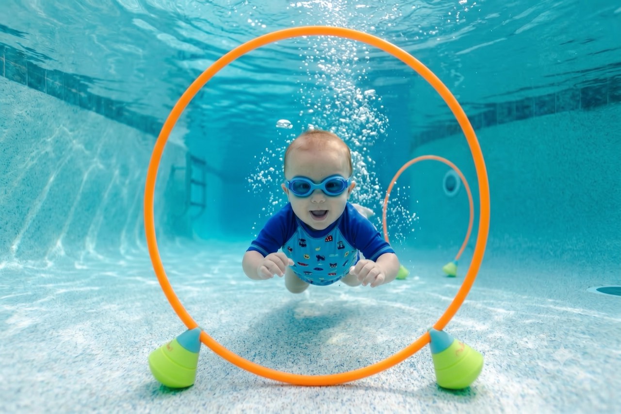Baby and toddler swimming lesson in Singapore with 02H Swim School