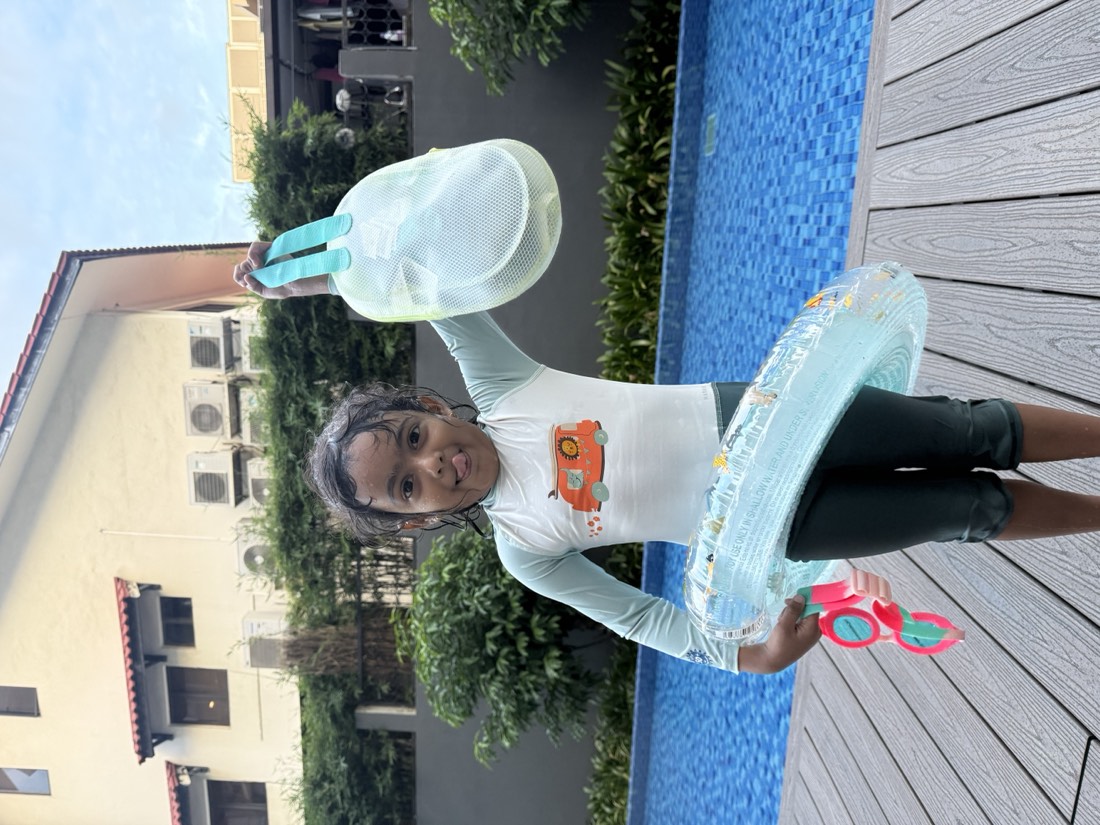 02H student in the pool during competitive training