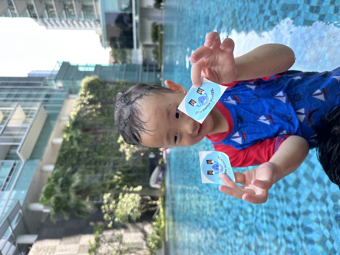 02H SwimSafer student practising water safety skills